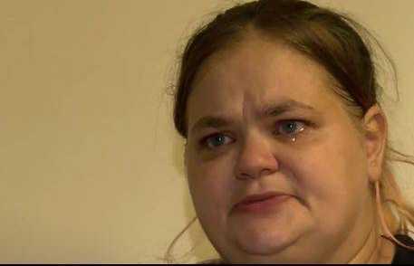 外国明星抱女儿哭,外国明星抱女儿痛哭瞬间